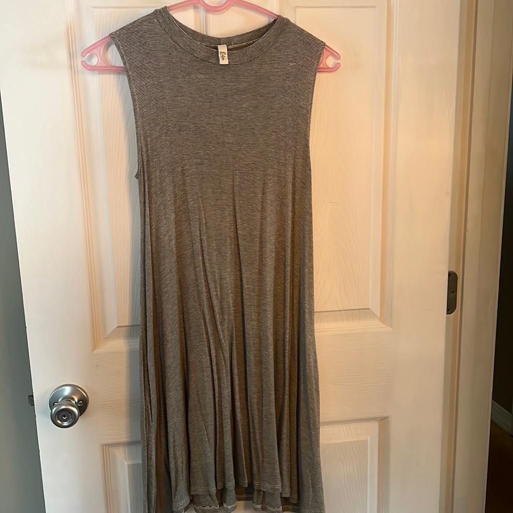 Elan Sleeveless Dress
